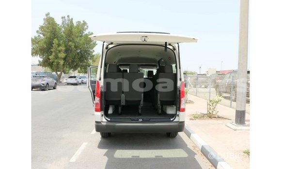 Acheter Import Voiture Toyota Hiace Blanc à Import - Dubai, A'ana Acheter Import Voiture Toyota Hiace Blanc à Import - Dubai, A'ana