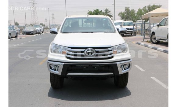 Acheter Import Voiture Toyota Hilux Blanc à Import - Dubai, A'ana Acheter Import Voiture Toyota Hilux Blanc à Import - Dubai, A'ana