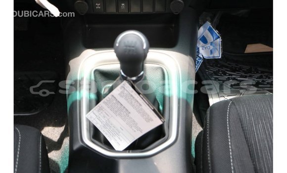 Acheter Import Voiture Toyota Hilux Blanc à Import - Dubai, A'ana Acheter Import Voiture Toyota Hilux Blanc à Import - Dubai, A'ana