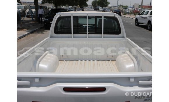 Acheter Import Voiture Toyota Hilux Blanc à Import - Dubai, A'ana Acheter Import Voiture Toyota Hilux Blanc à Import - Dubai, A'ana