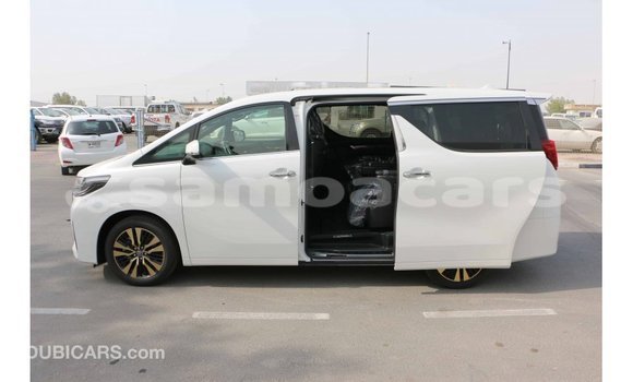 Acheter Import Voiture Toyota Alphard Blanc à Import - Dubai, A'ana Acheter Import Voiture Toyota Alphard Blanc à Import - Dubai, A'ana