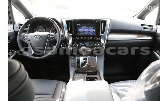 Acheter Import Voiture Toyota Alphard Blanc à Import - Dubai, A'ana Acheter Import Voiture Toyota Alphard Blanc à Import - Dubai, A'ana