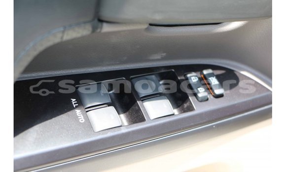 Acheter Import Voiture Toyota Land Cruiser Blanc à Import - Dubai, A'ana Acheter Import Voiture Toyota Land Cruiser Blanc à Import - Dubai, A'ana