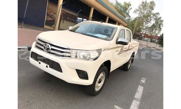 Acheter Import Voiture Toyota Hilux Blanc à Import - Dubai, A'ana Acheter Import Voiture Toyota Hilux Blanc à Import - Dubai, A'ana