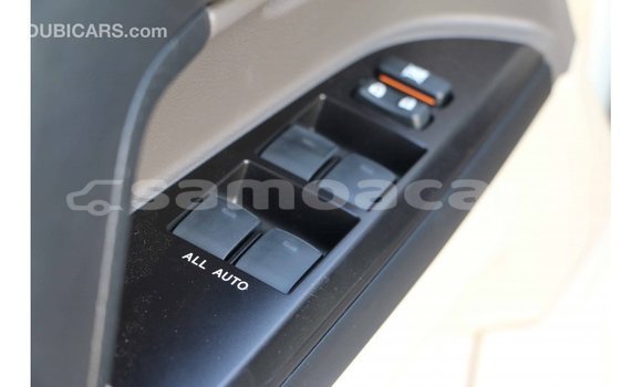 Acheter Import Voiture Toyota Land Cruiser Blanc à Import - Dubai, A'ana Acheter Import Voiture Toyota Land Cruiser Blanc à Import - Dubai, A'ana