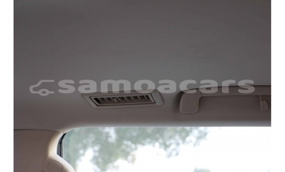 Acheter Import Voiture Toyota Land Cruiser Blanc à Import - Dubai, A'ana Acheter Import Voiture Toyota Land Cruiser Blanc à Import - Dubai, A'ana