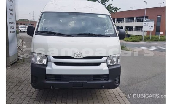 Acheter Import Voiture Toyota Hiace Blanc à Import - Dubai, A'ana Acheter Import Voiture Toyota Hiace Blanc à Import - Dubai, A'ana