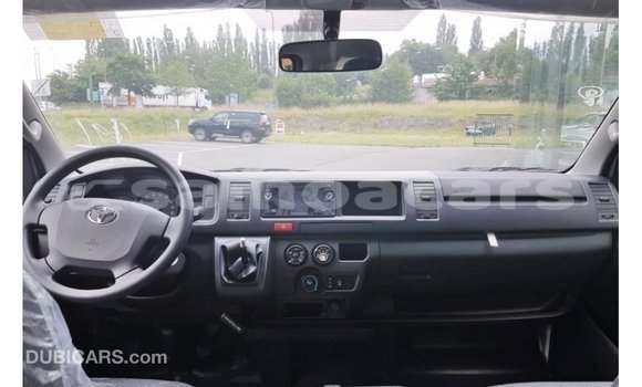 Acheter Import Voiture Toyota Hiace Blanc à Import - Dubai, A'ana Acheter Import Voiture Toyota Hiace Blanc à Import - Dubai, A'ana