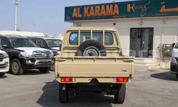 Acheter Import Voiture Toyota Land Cruiser Beige à Import - Dubai, A'ana Acheter Import Voiture Toyota Land Cruiser Beige à Import - Dubai, A'ana
