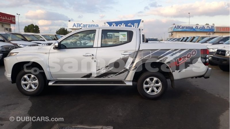 Big with watermark mitsubishi l200 a ana import dubai 3332