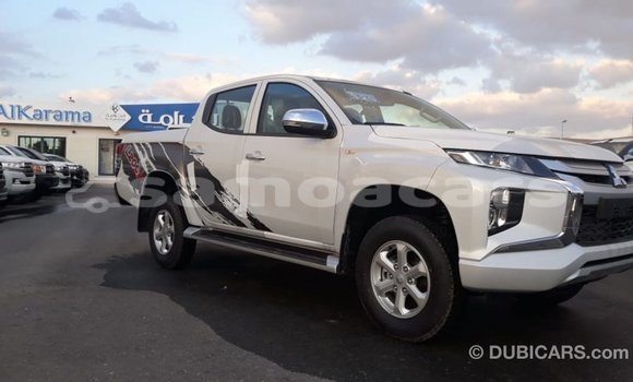 Acheter Import Voiture Mitsubishi L200 Blanc à Import - Dubai, A'ana Acheter Import Voiture Mitsubishi L200 Blanc à Import - Dubai, A'ana