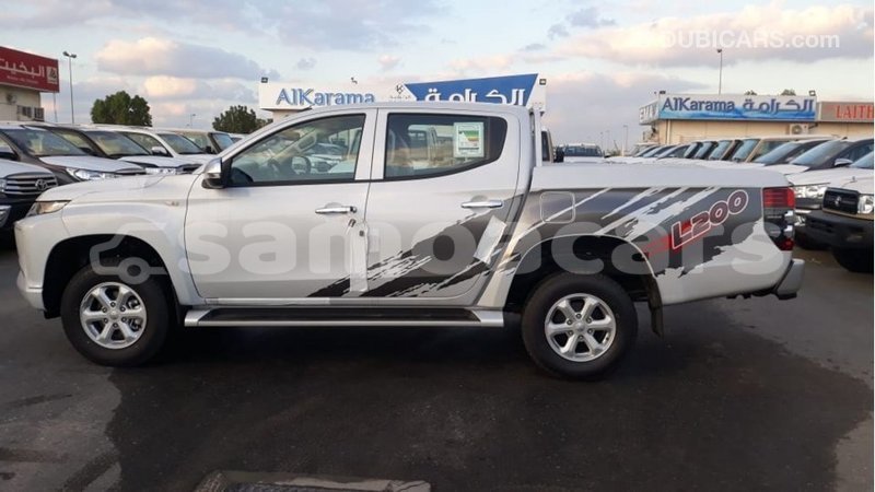 Big with watermark mitsubishi l200 a ana import dubai 3333