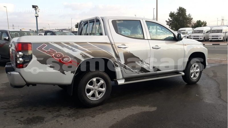 Big with watermark mitsubishi l200 a ana import dubai 3333