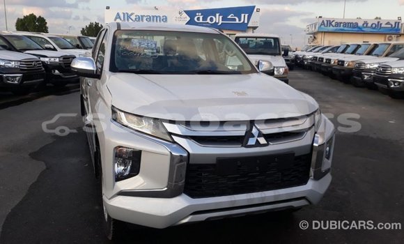 Acheter Import Voiture Mitsubishi L200 Blanc à Import - Dubai, A'ana Acheter Import Voiture Mitsubishi L200 Blanc à Import - Dubai, A'ana