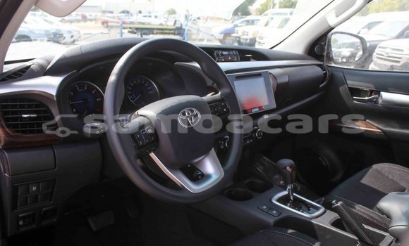 Buy Import Toyota Hilux White Car in Import - Dubai in A'ana Buy Import Toyota Hilux White Car in Import - Dubai in A'ana