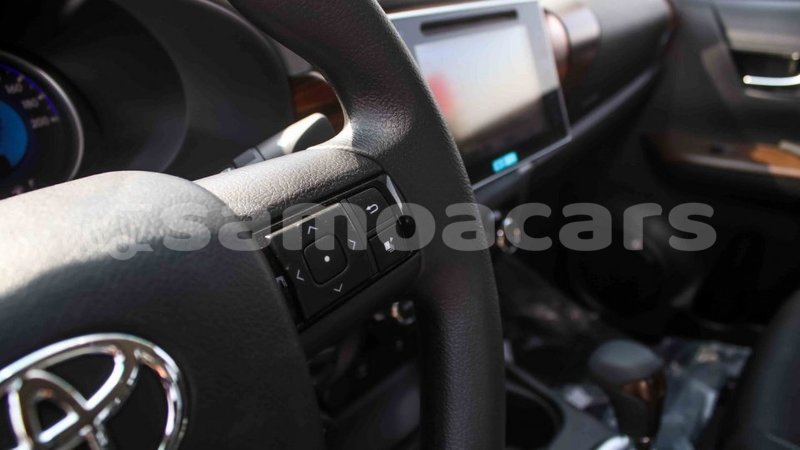 Big with watermark toyota hilux a ana import dubai 3334