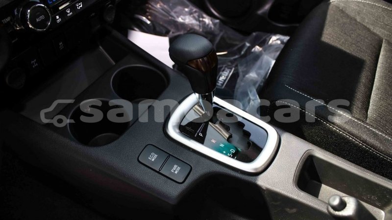 Big with watermark toyota hilux a ana import dubai 3334