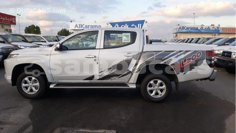 Big with watermark mitsubishi l200 a ana import dubai 3336