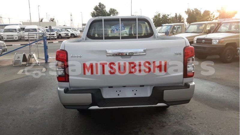 Big with watermark mitsubishi l200 a ana import dubai 3336