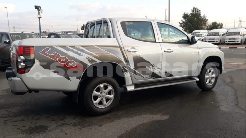Big with watermark mitsubishi l200 a ana import dubai 3336