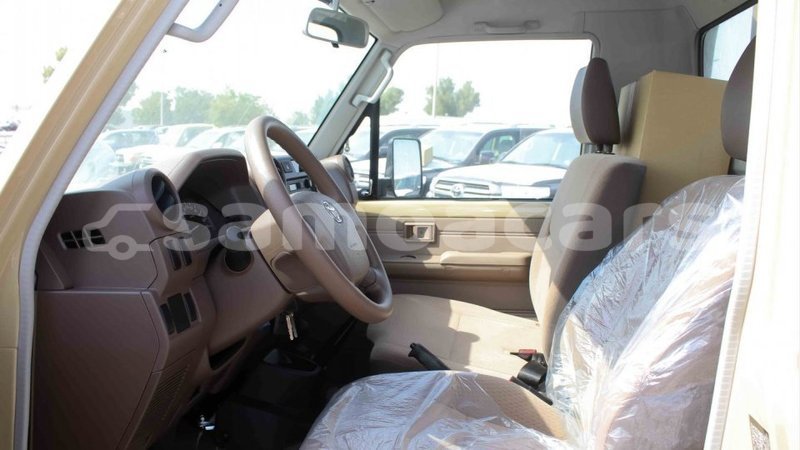 Big with watermark toyota land cruiser a ana import dubai 3337