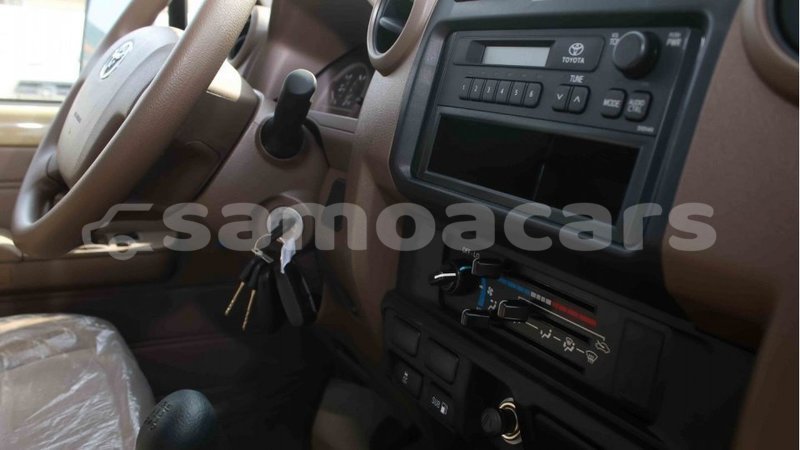 Big with watermark toyota land cruiser a ana import dubai 3337