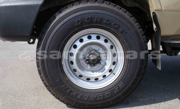 Buy Import Toyota Land Cruiser Beige Car in Import - Dubai in A'ana Buy Import Toyota Land Cruiser Beige Car in Import - Dubai in A'ana