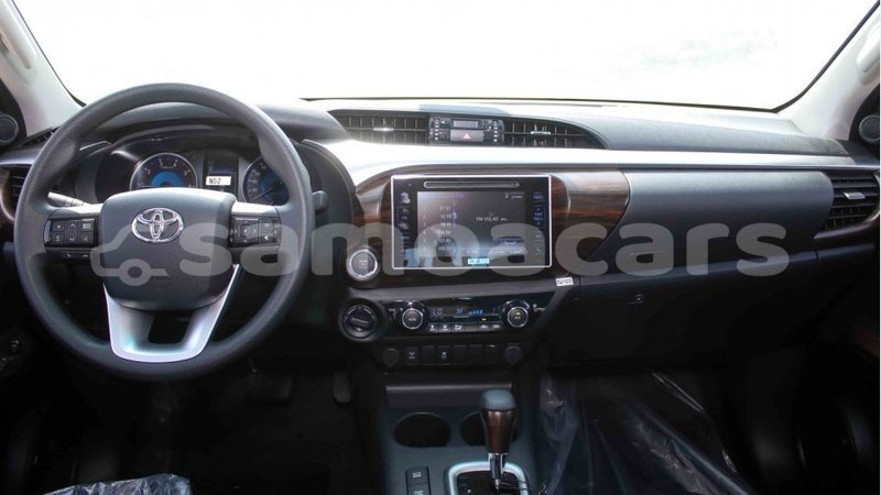 Big with watermark toyota hilux a ana import dubai 3338