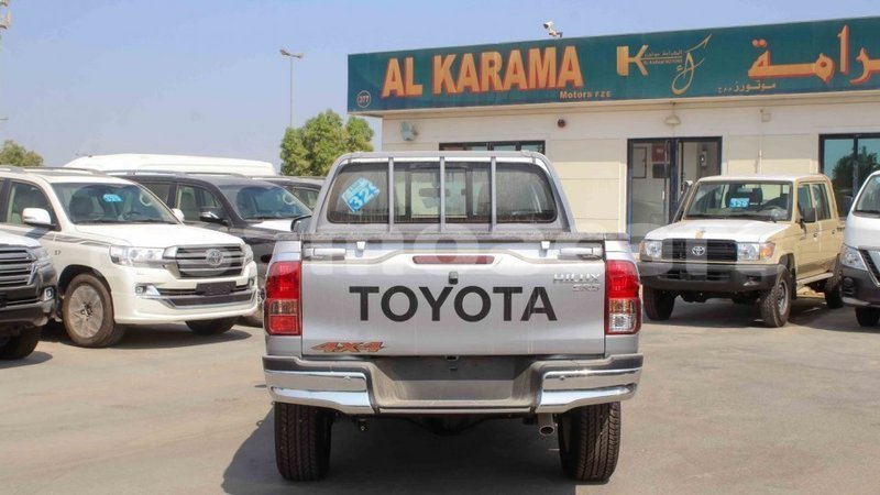 Big with watermark toyota hilux a ana import dubai 3338