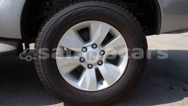 Big with watermark toyota hilux a ana import dubai 3338