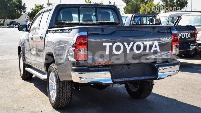 Big with watermark toyota hilux a ana import dubai 3339