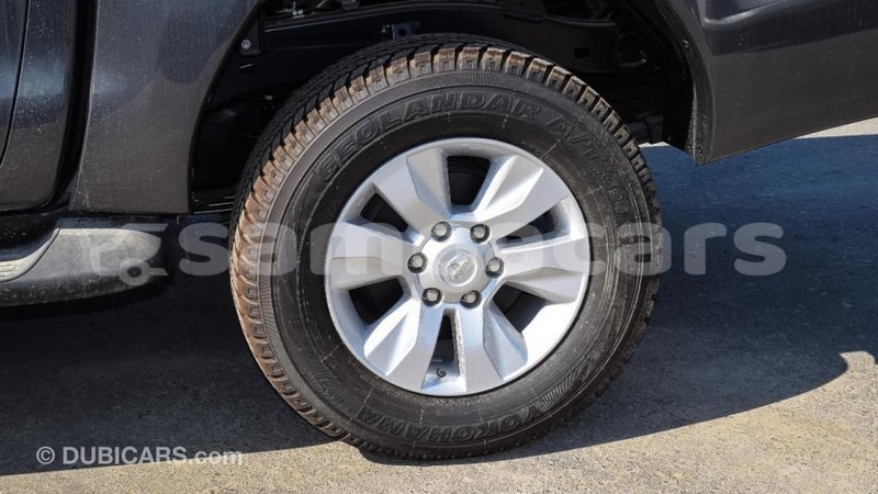 Big with watermark toyota hilux a ana import dubai 3339