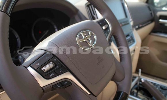 Buy Import Toyota Land Cruiser White Car in Import - Dubai in A'ana Buy Import Toyota Land Cruiser White Car in Import - Dubai in A'ana