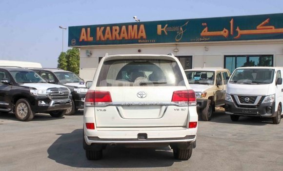 Buy Import Toyota Land Cruiser White Car in Import - Dubai in A'ana Buy Import Toyota Land Cruiser White Car in Import - Dubai in A'ana