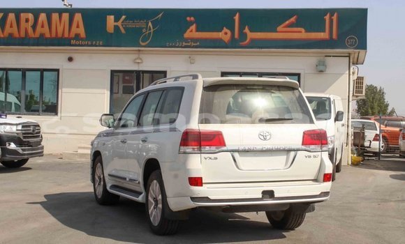 Buy Import Toyota Land Cruiser White Car in Import - Dubai in A'ana Buy Import Toyota Land Cruiser White Car in Import - Dubai in A'ana