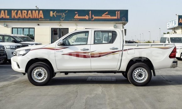 Buy Import Toyota Hilux White Car in Import - Dubai in A'ana Buy Import Toyota Hilux White Car in Import - Dubai in A'ana