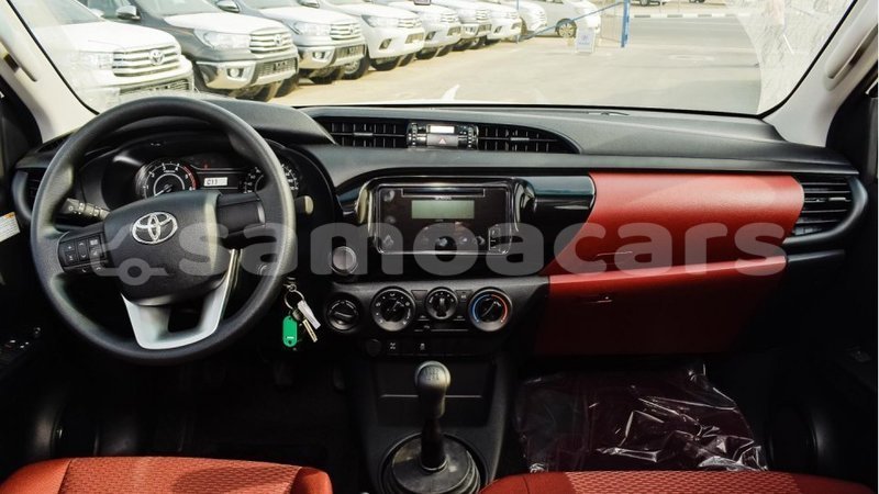 Big with watermark toyota hilux a ana import dubai 3342