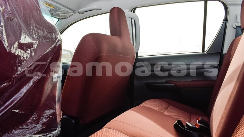 Big with watermark toyota hilux a ana import dubai 3342