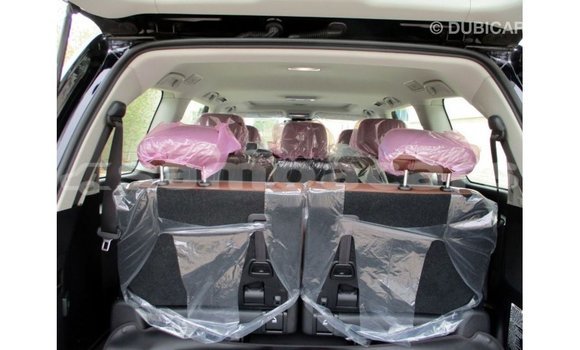 Acheter Import Voiture Toyota Land Cruiser Noir à Import - Dubai, A'ana Acheter Import Voiture Toyota Land Cruiser Noir à Import - Dubai, A'ana