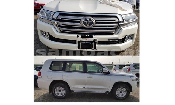 Acheter Import Voiture Toyota Land Cruiser Blanc à Import - Dubai, A'ana Acheter Import Voiture Toyota Land Cruiser Blanc à Import - Dubai, A'ana