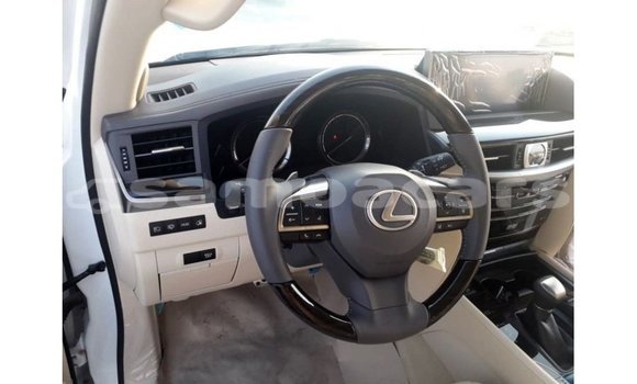 Acheter Import Voiture Lexus LX Blanc à Import - Dubai, A'ana Acheter Import Voiture Lexus LX Blanc à Import - Dubai, A'ana