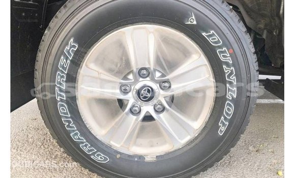 Acheter Import Voiture Toyota Land Cruiser Noir à Import - Dubai, A'ana Acheter Import Voiture Toyota Land Cruiser Noir à Import - Dubai, A'ana