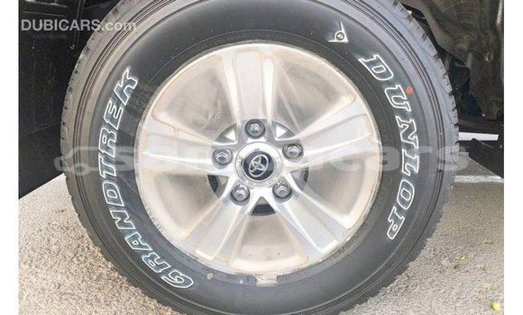 Acheter Import Voiture Toyota Land Cruiser Noir à Import - Dubai, A'ana Acheter Import Voiture Toyota Land Cruiser Noir à Import - Dubai, A'ana