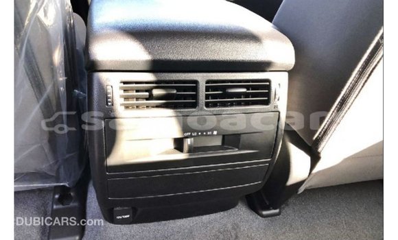 Acheter Import Voiture Toyota Land Cruiser Noir à Import - Dubai, A'ana Acheter Import Voiture Toyota Land Cruiser Noir à Import - Dubai, A'ana