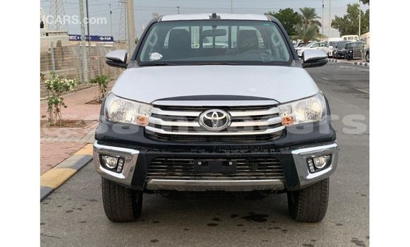 Acheter Import Voiture Toyota Hilux Noir à Import - Dubai, A'ana Acheter Import Voiture Toyota Hilux Noir à Import - Dubai, A'ana