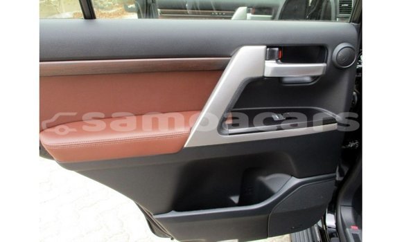 Acheter Import Voiture Toyota Land Cruiser Noir à Import - Dubai, A'ana Acheter Import Voiture Toyota Land Cruiser Noir à Import - Dubai, A'ana