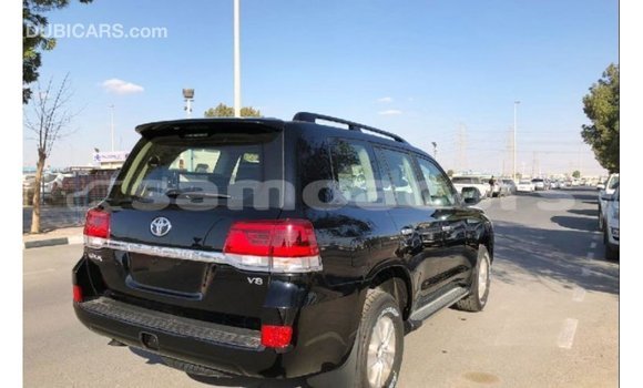 Acheter Import Voiture Toyota Land Cruiser Noir à Import - Dubai, A'ana Acheter Import Voiture Toyota Land Cruiser Noir à Import - Dubai, A'ana