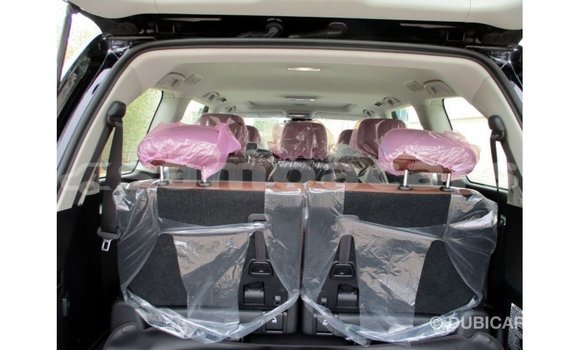 Acheter Import Voiture Toyota Land Cruiser Noir à Import - Dubai, A'ana Acheter Import Voiture Toyota Land Cruiser Noir à Import - Dubai, A'ana