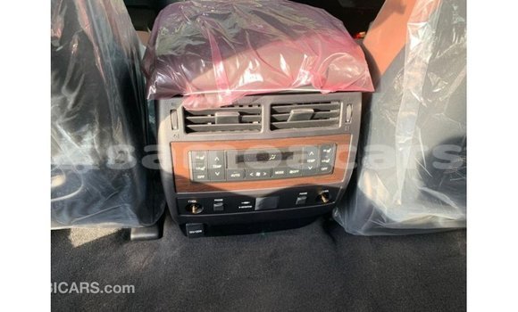 Acheter Import Voiture Toyota Land Cruiser Noir à Import - Dubai, A'ana Acheter Import Voiture Toyota Land Cruiser Noir à Import - Dubai, A'ana