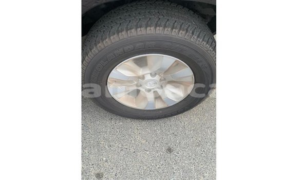 Acheter Import Voiture Toyota Hilux Noir à Import - Dubai, A'ana Acheter Import Voiture Toyota Hilux Noir à Import - Dubai, A'ana